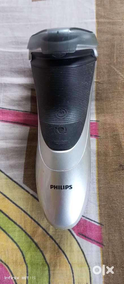 Philips PT 860 electric shaver