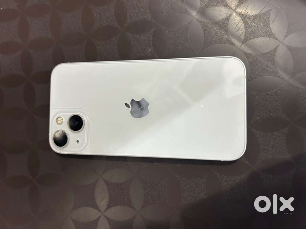 iPhone 13 white colour