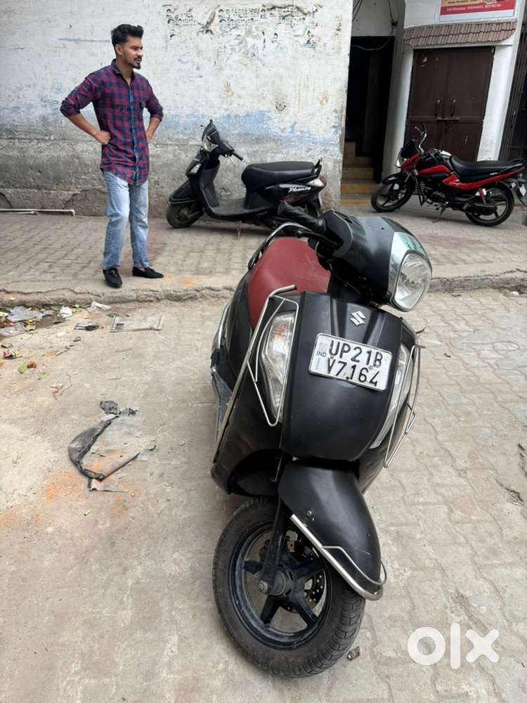 Suzuki access 125 matt black color limited edition