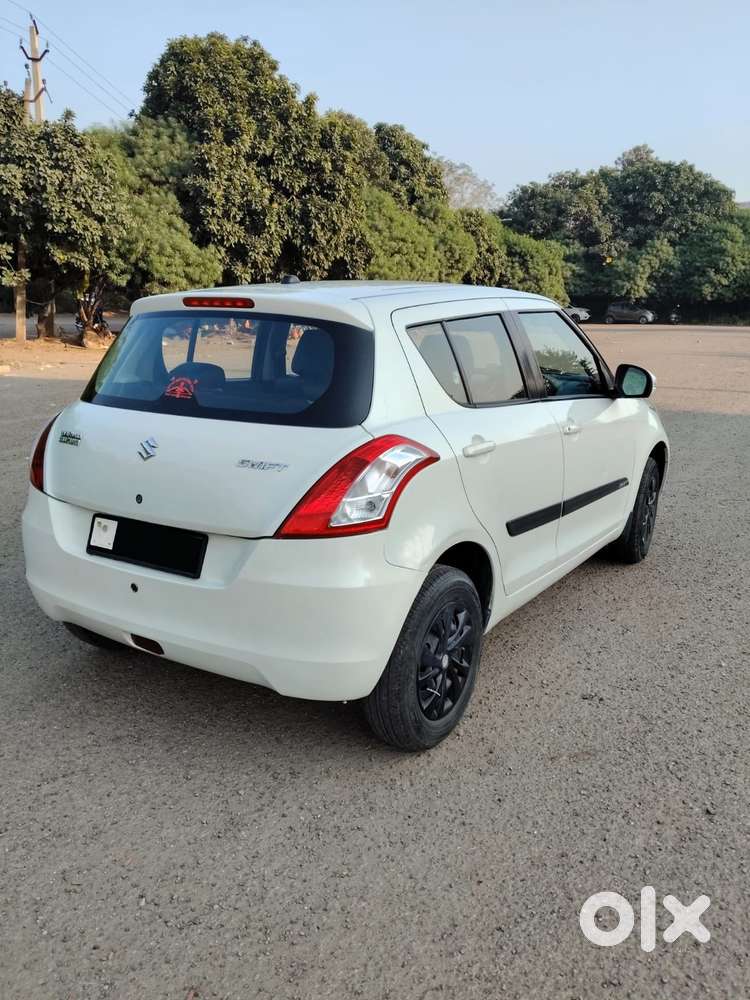Maruti Suzuki Swift VXI Optional, 2015, Petrol