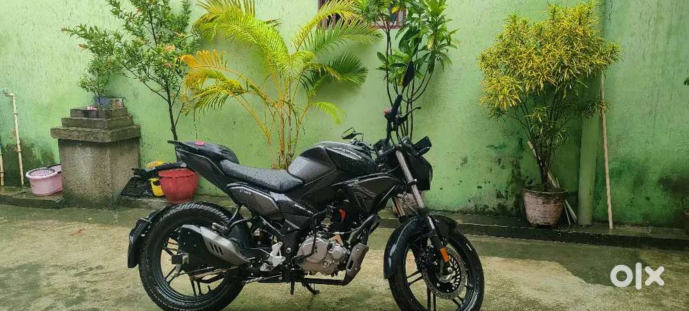 Fully new only 8000km driven.