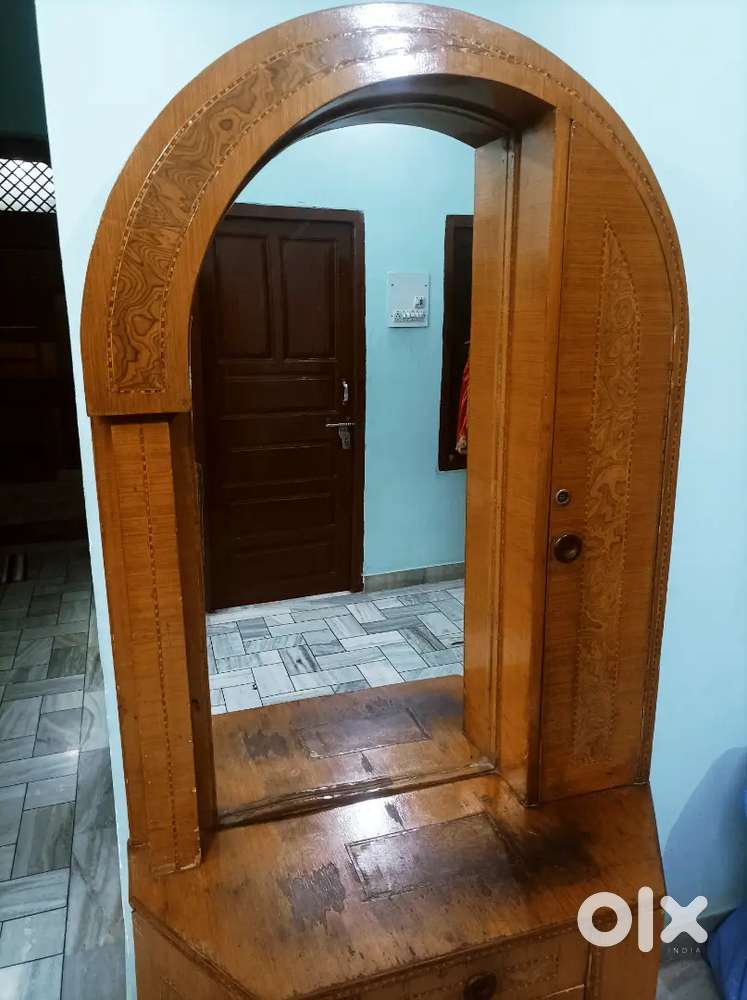 Premium Dressing Table