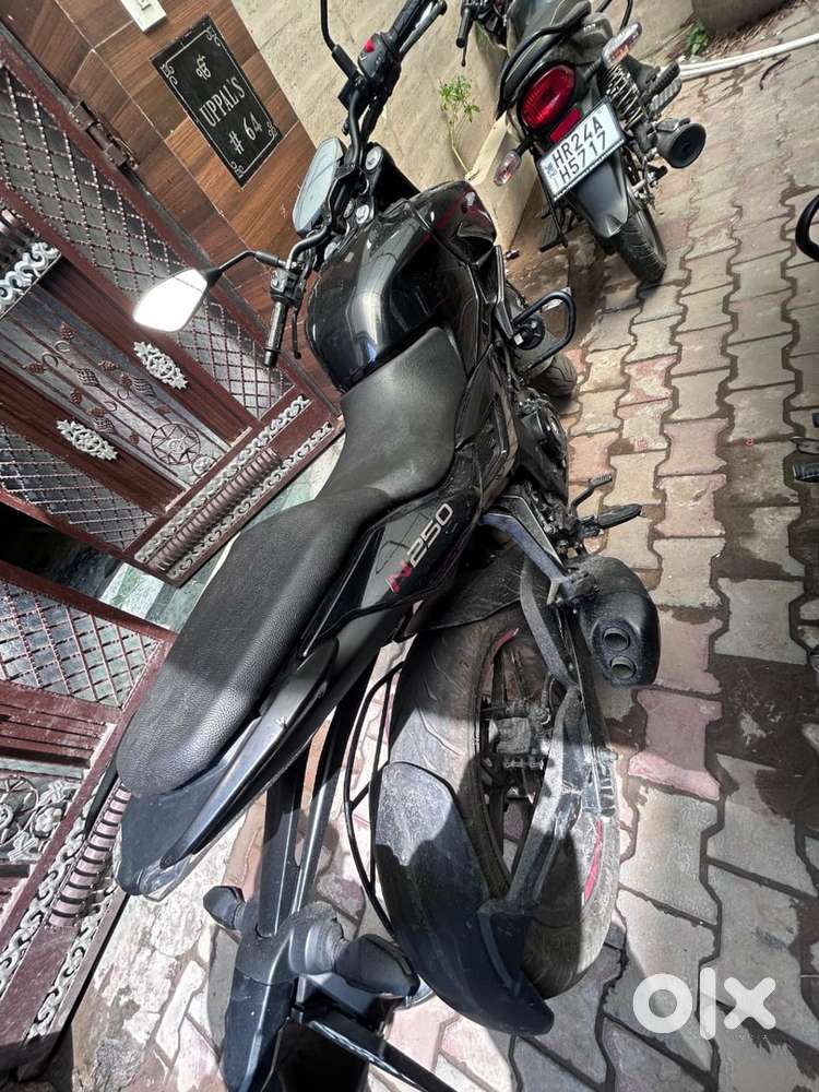 Bajaj pulsar N250 New condition