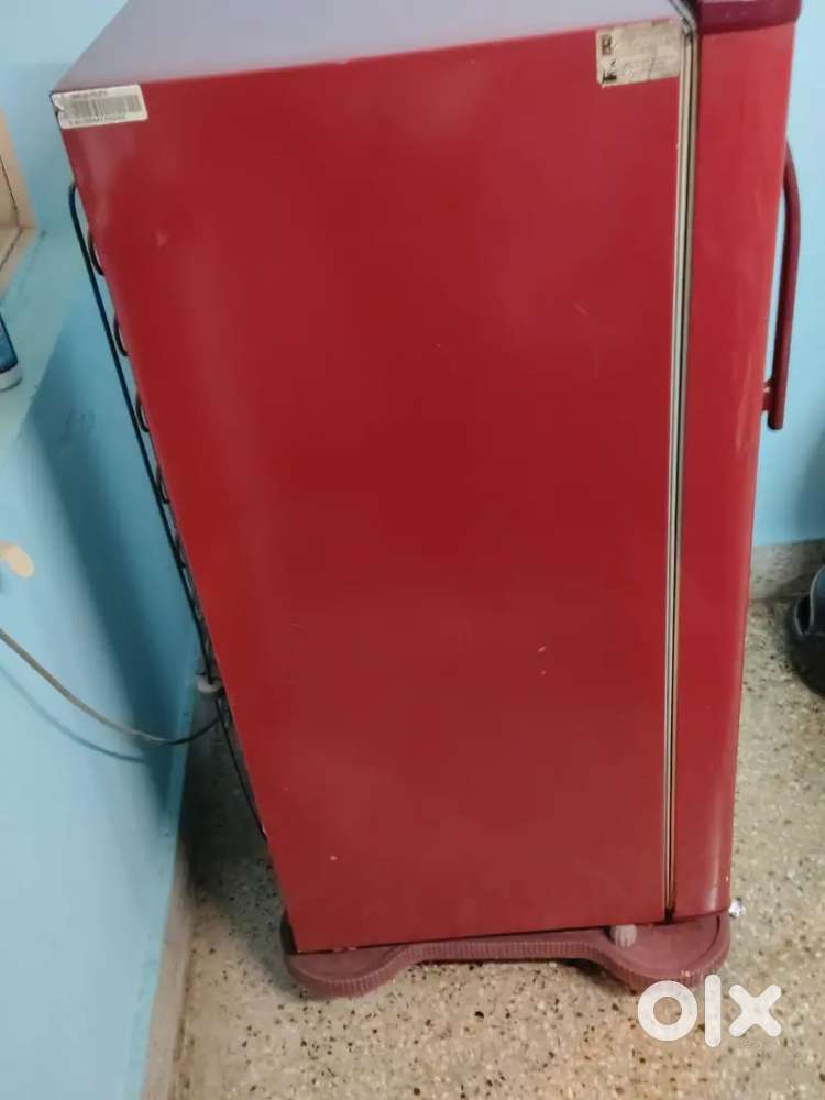 LG company freez and for sale amount is 4000