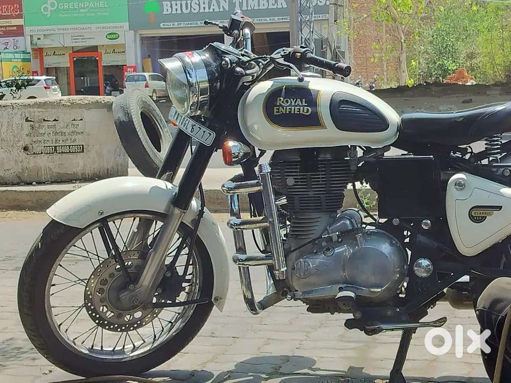 Classic Ash White 2017