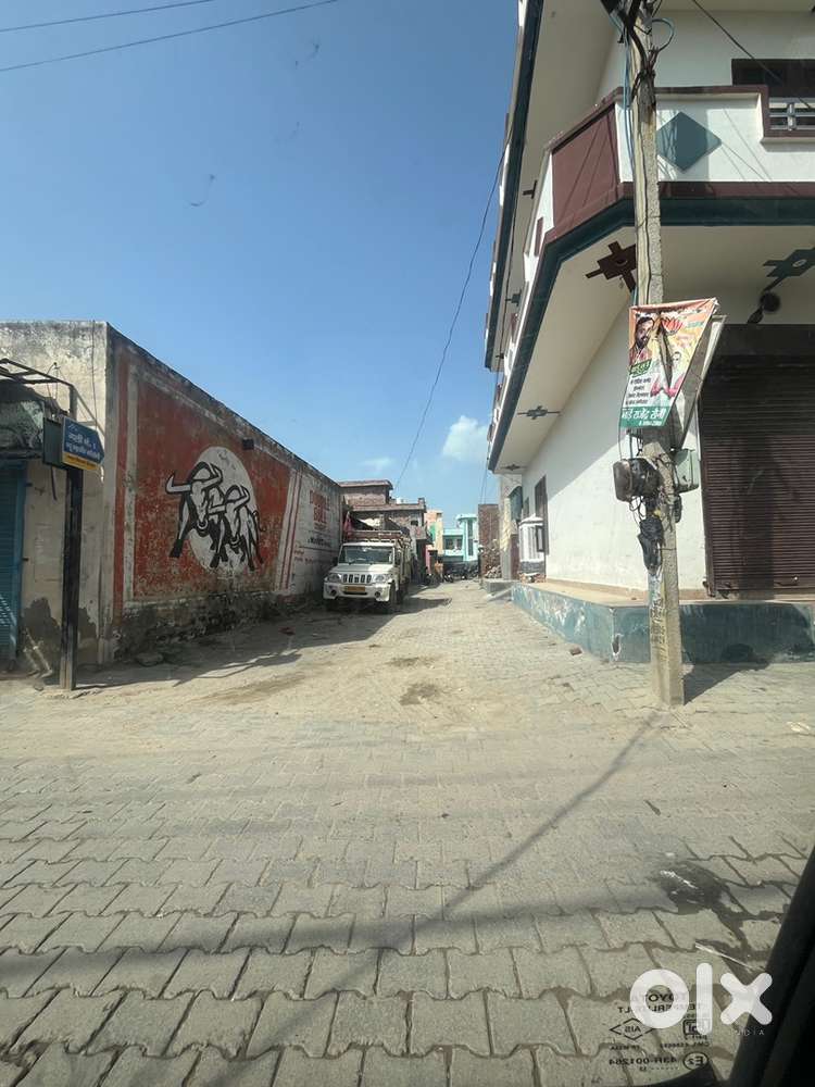 100 gaj makan Near sector3 gali no.1 mahavir colony