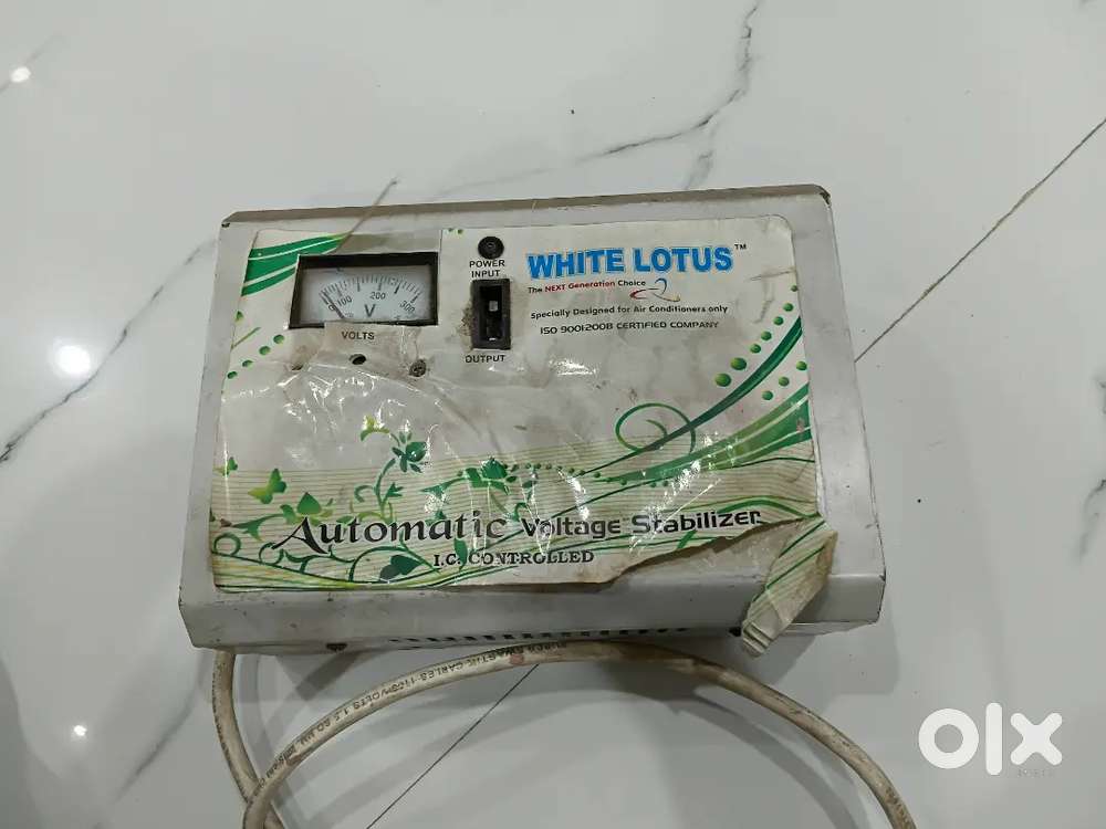 Automatic voltage stabilizer I.C controlled