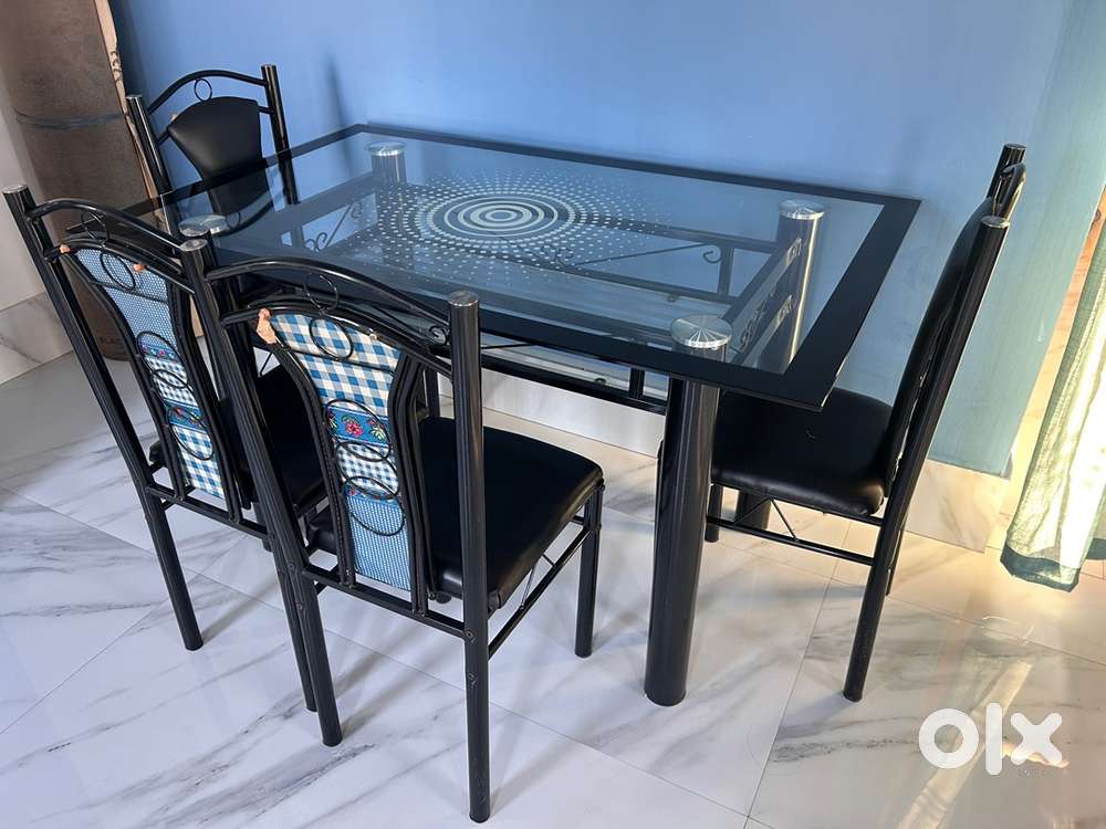 Stylish 4-seater Glass Dining Table set  Excellent condition
