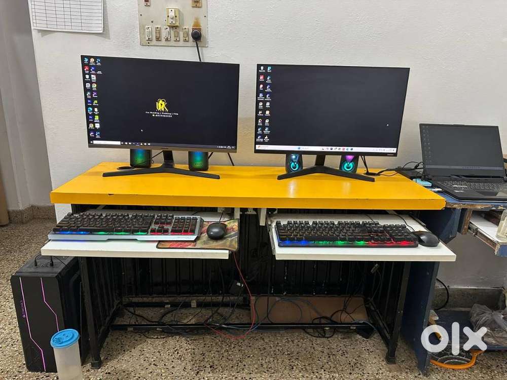 Sturdy Computer Table with Sliding Keyboard Tray – Perfect for Office