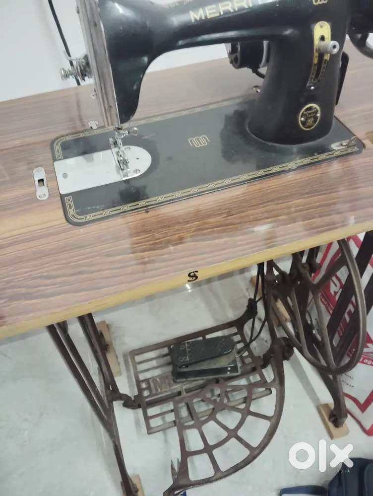 Merritt Sewing Machine with Motor