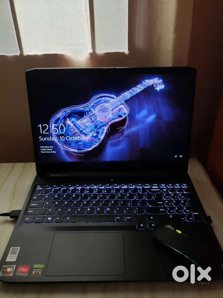 Lenovo IdeaPad Gaming 3 (with a Razer DeathAdder gaming mouse & pad)