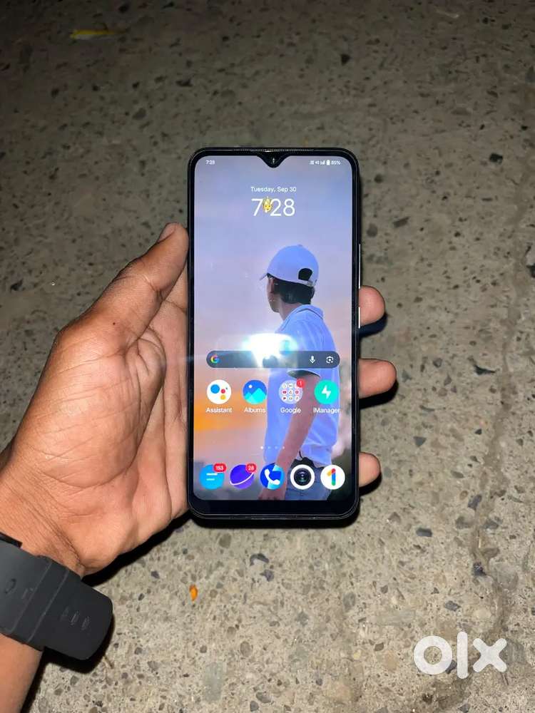 Vivi V21 Buy 2023 new mobile with bill and charger koi Kami nahi hai