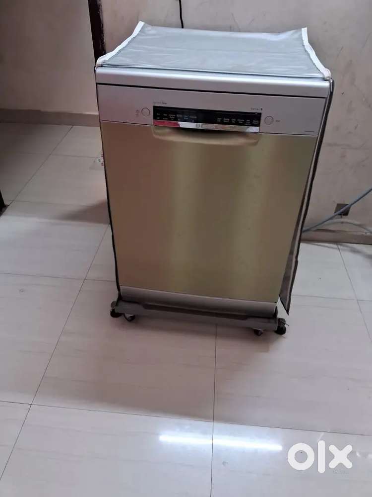 Dish washer