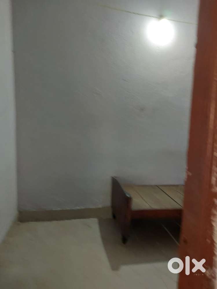 1 Room with attached bathroom available at Chandrasekharpur