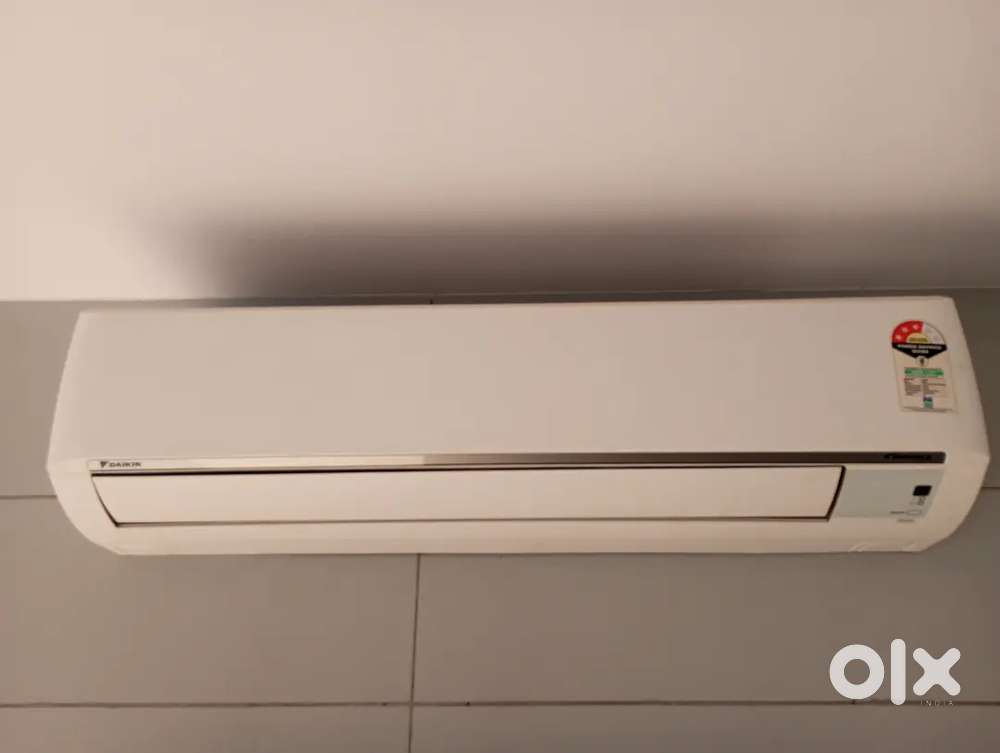 AC Daikin 2.2 Ton inverter AC