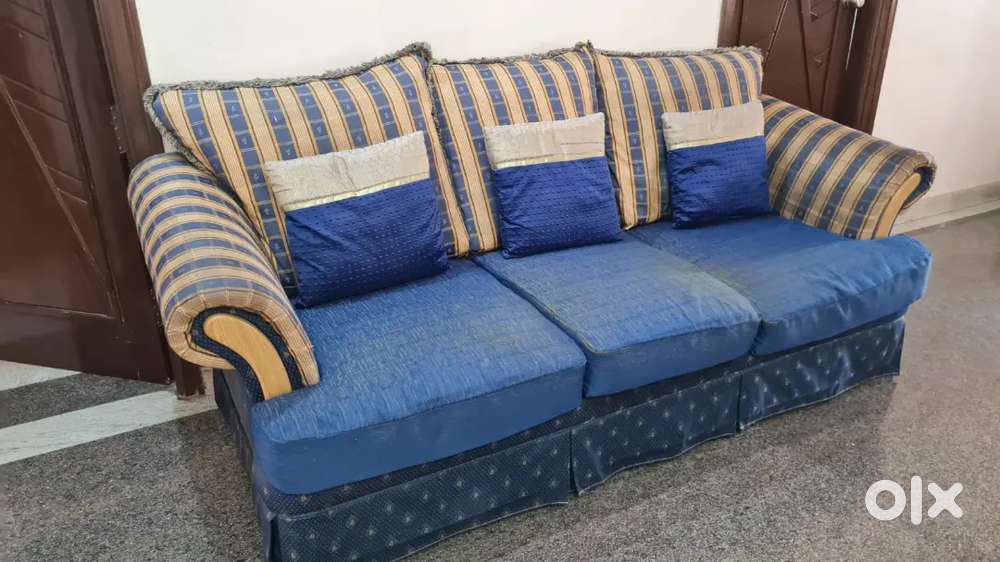 3+2+1 sofa & 2 centre tables, 1 computer table & study, 4 pcs 3-drawer