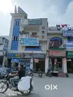 Fully unfurnished shop