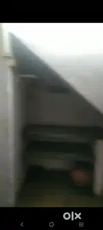 फर्स्ट फ्लोर अपार्टमेंट कमरा बेचना है