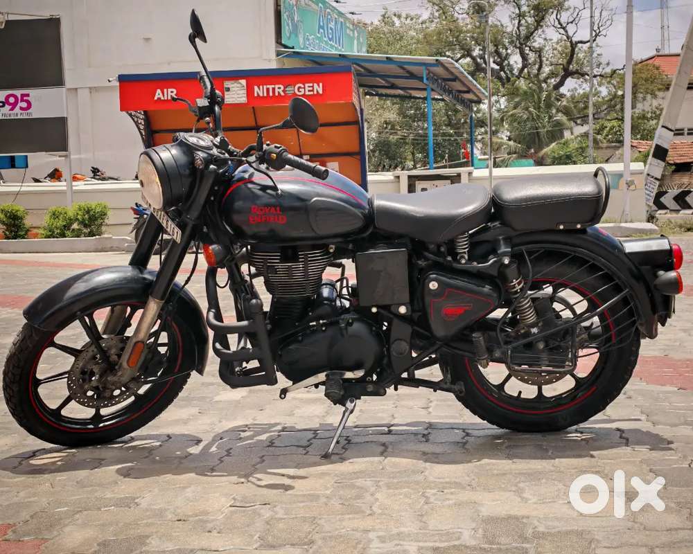 Royal Enfield Classic 350 Stealth Black