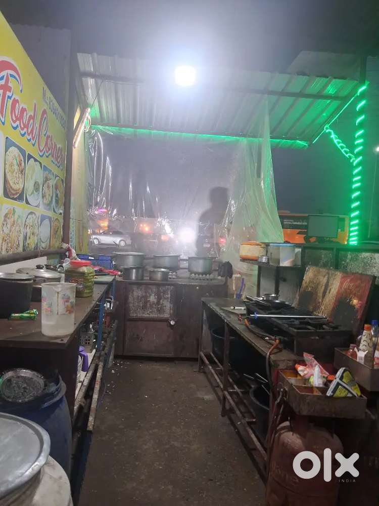 Saara  saamaan bechaina hai