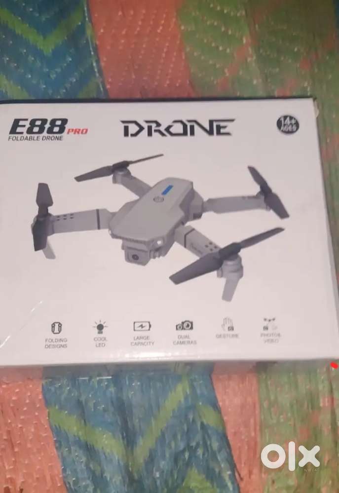 E88 foldable dron pro