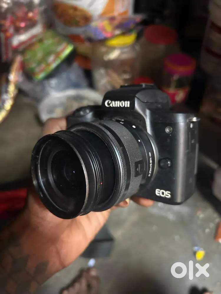 Canon Camera M50