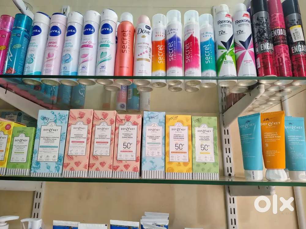 Looking for Female Store Incharge at our Cosmetics Minimart at Tangra