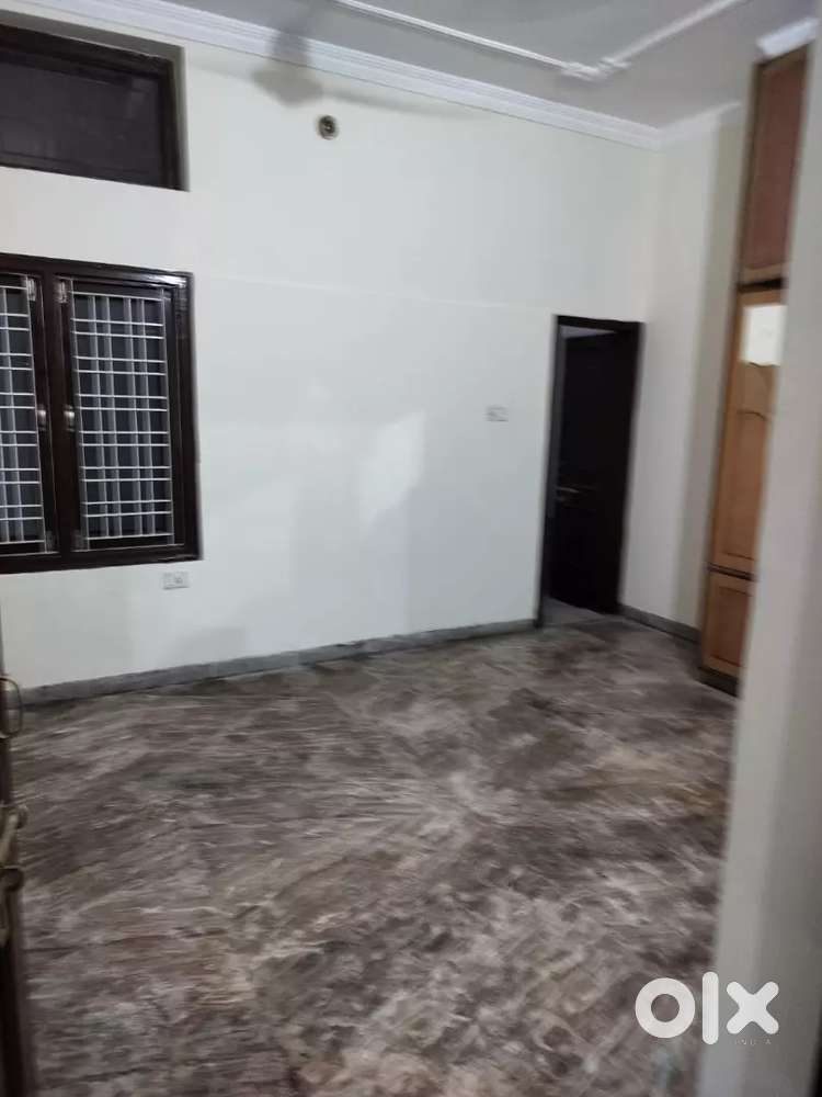 Three BHK indipendent ground floor 1500 sqft