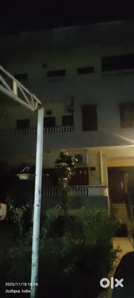 Bahut  hi achaa house hai  or ye family ke liye hi hai