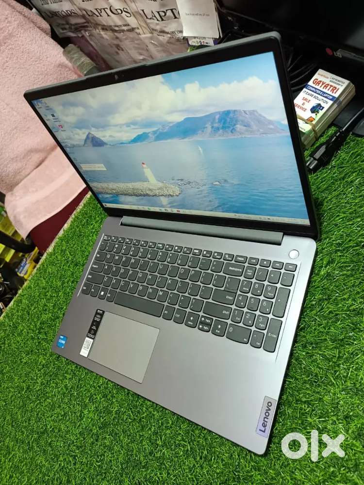 Second hand Laptop Latest Generation computer