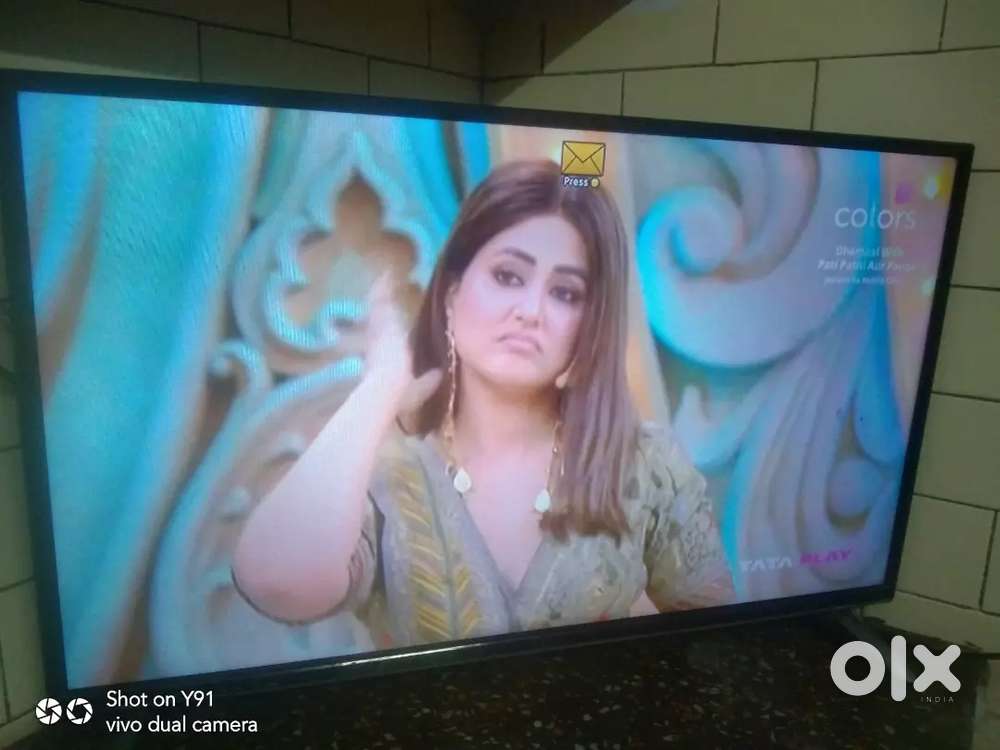Samsung TV, 32 inches