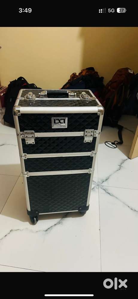 Makeup Trolly with 3 apartment