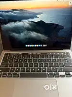Macbook Pro M2 (13.3 inch 8GB)