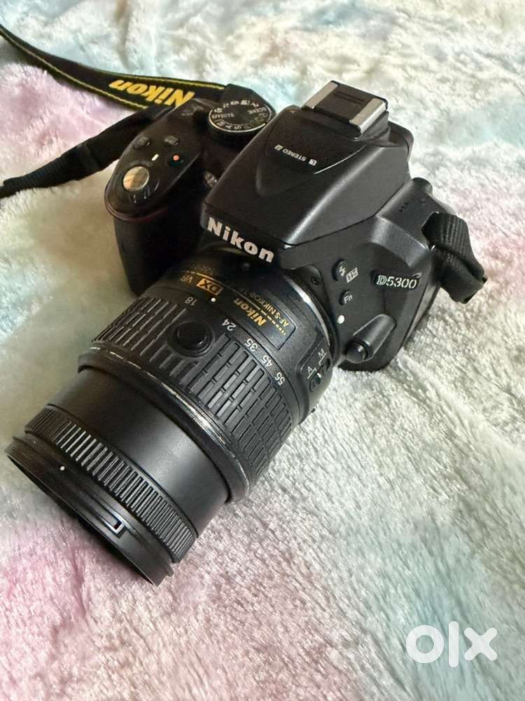 Almost new camera… Nikon DSLR D5300 with big + small size lenses