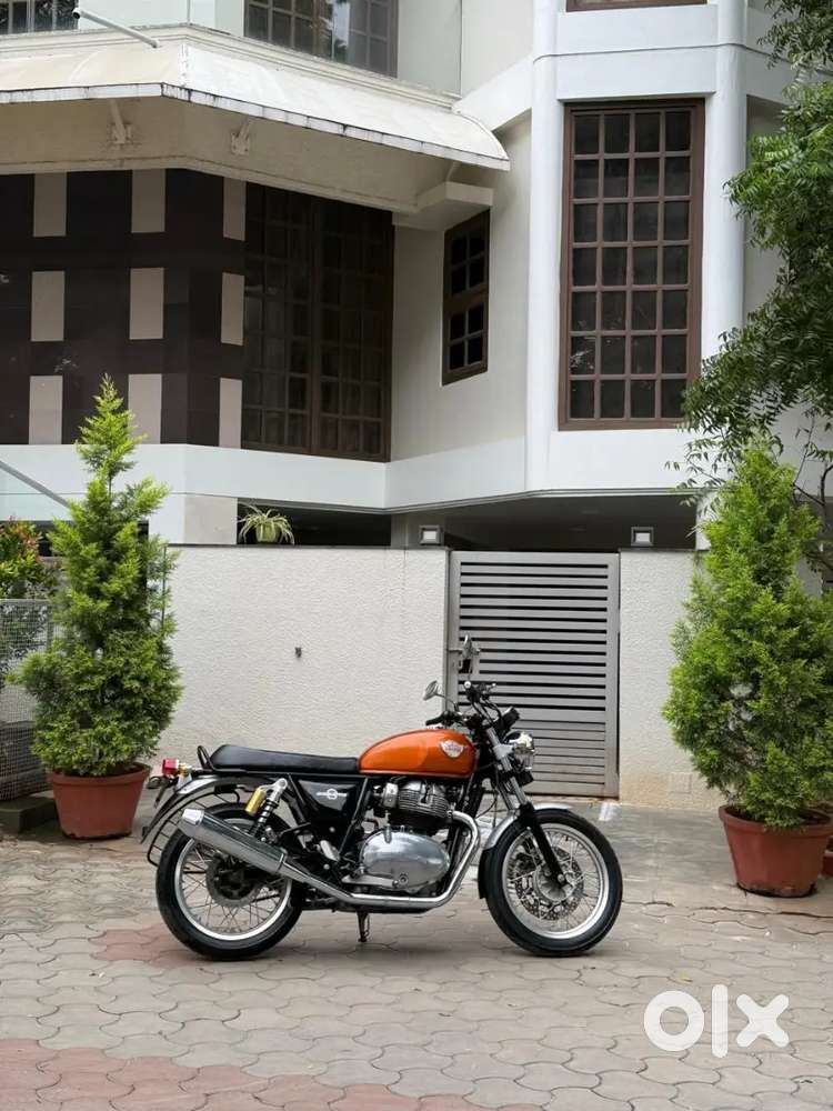 ROYAL ENFIELD INTERCEPTOR 650