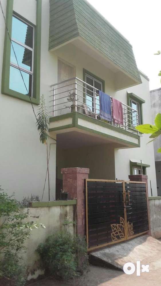 Duplex house with 4 bedrooms, 2 drawing rooms , 3 toilets for rent