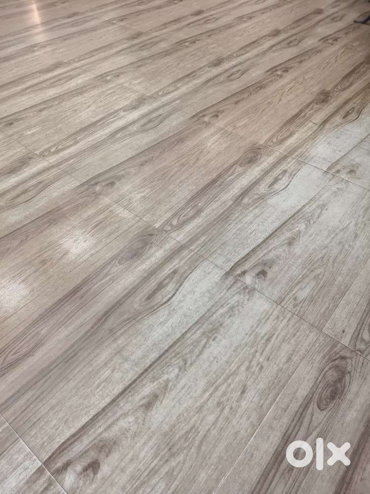 FEMALE ONLY SINGLE ROOM AVAILABLE WITH SHARING WASHROOM