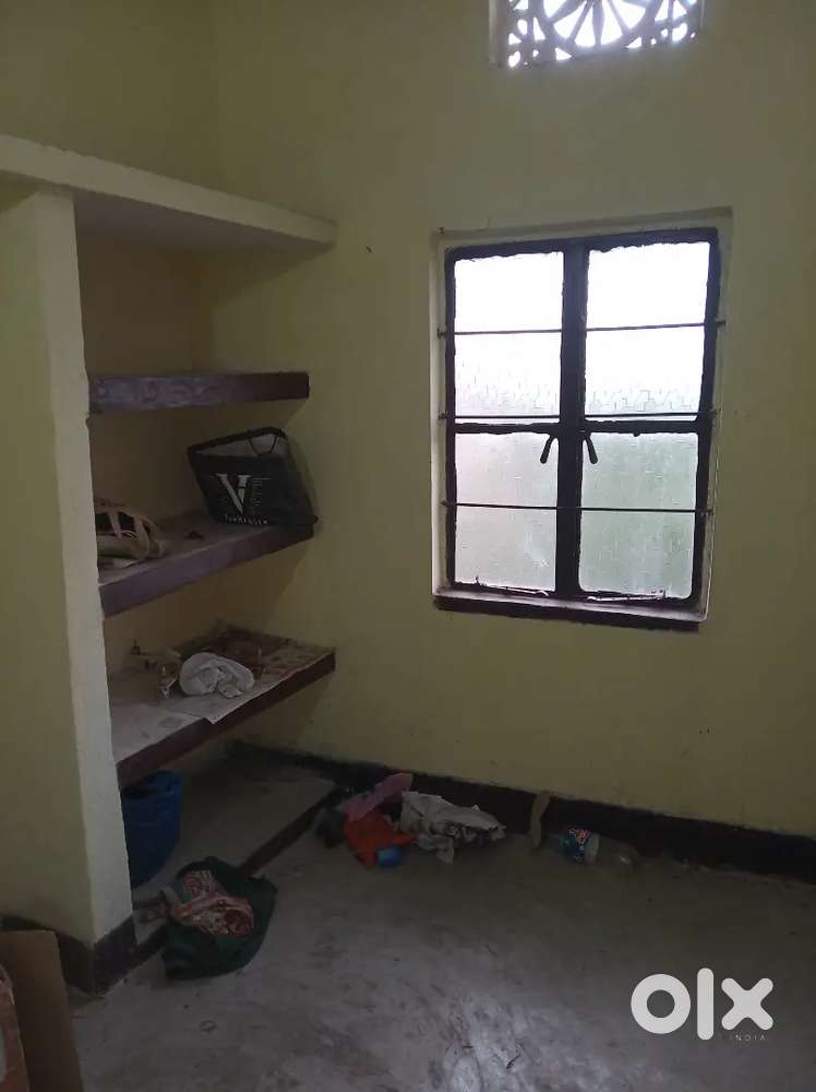 Room bathroom and Holl