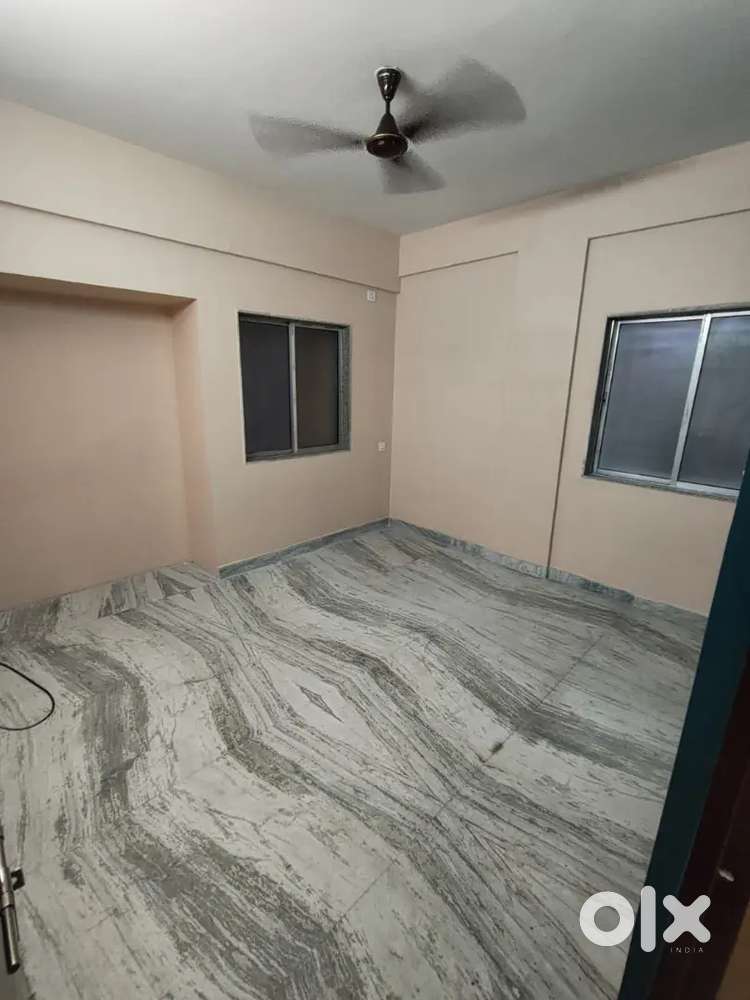 3 bhk flat for rent near Lake Gardens
