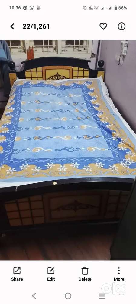 Beds & cots