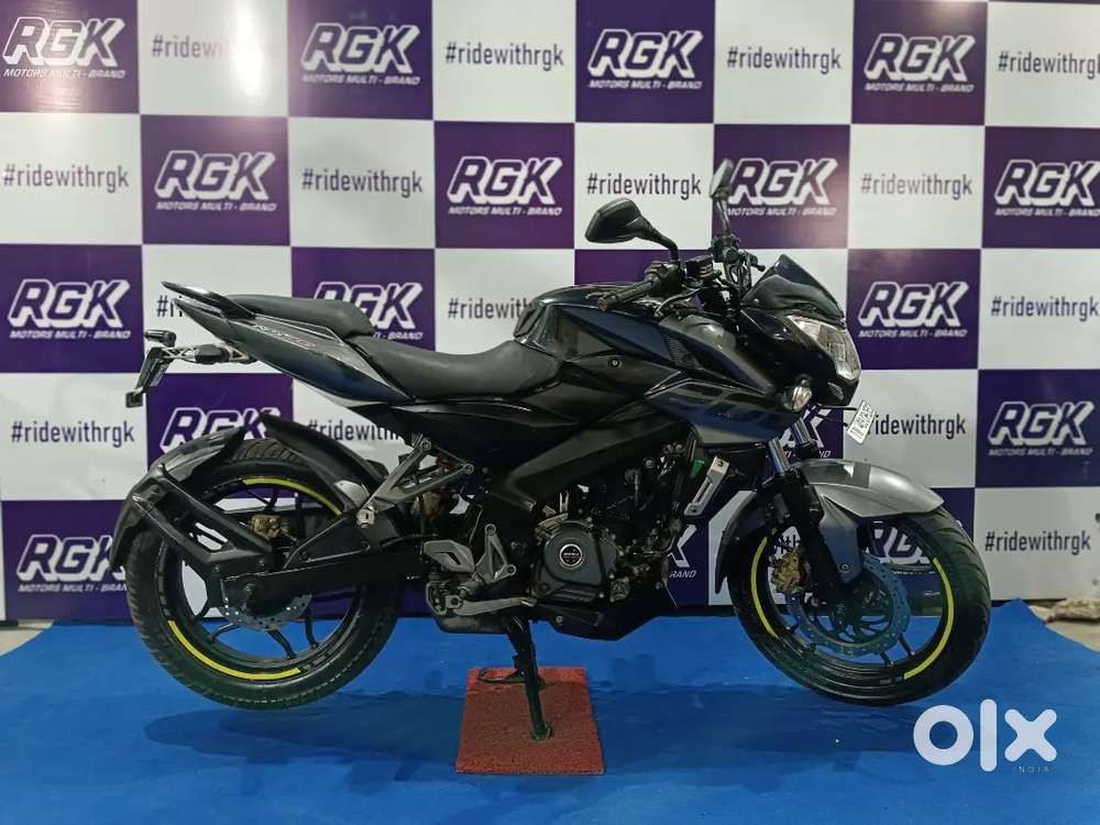 BAJAJ PULSAR NS 200