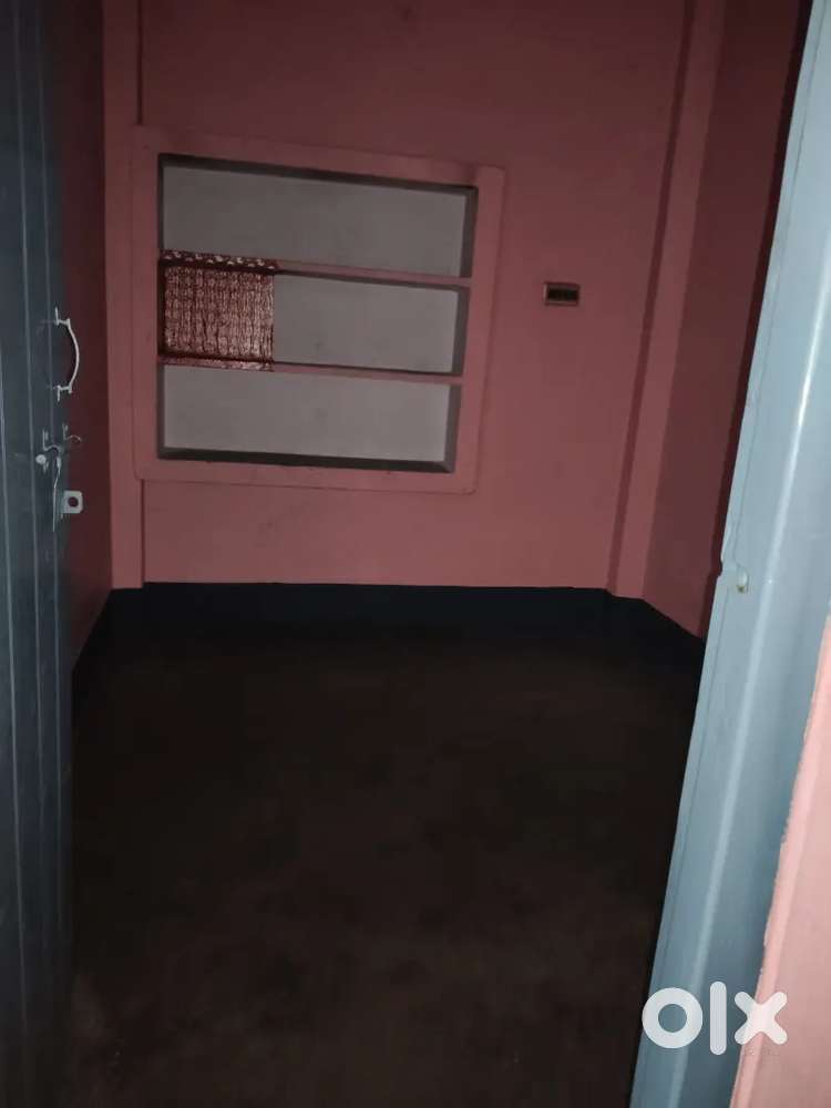 Room for rent well maintained room