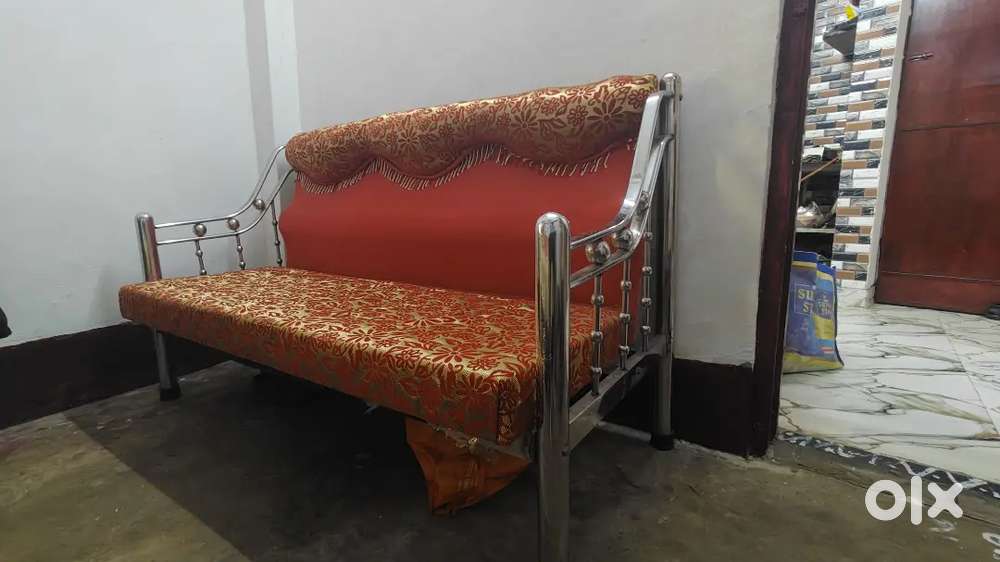 4 seater Steel Sofa