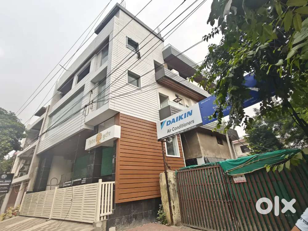 Commercial space in good commercial area