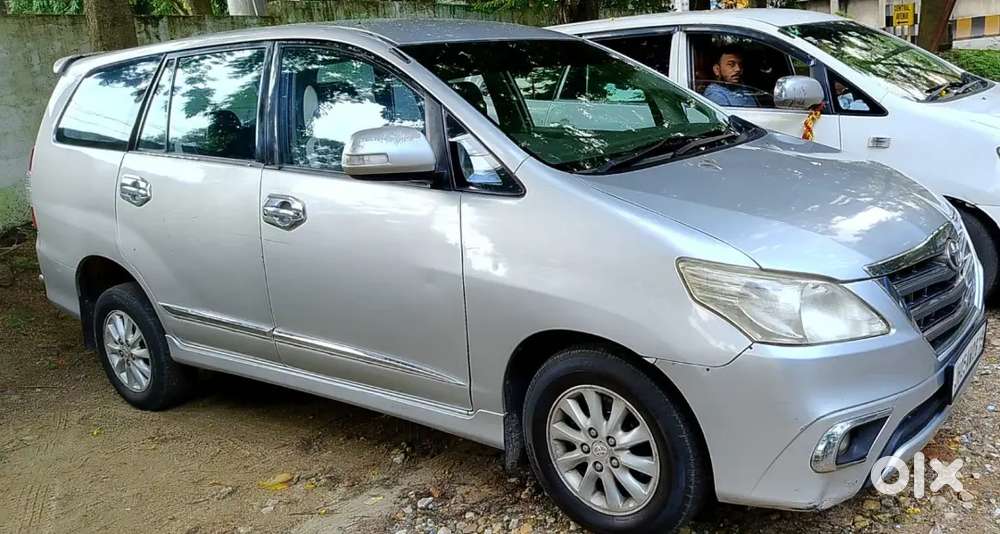Toyota Innova 2014 Diesel 260000 Km Driven
