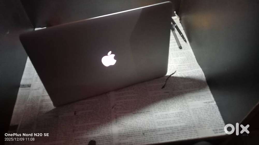 Apple Macbook pro monterey 15 inch