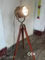 Tripod Spotlight Lamp