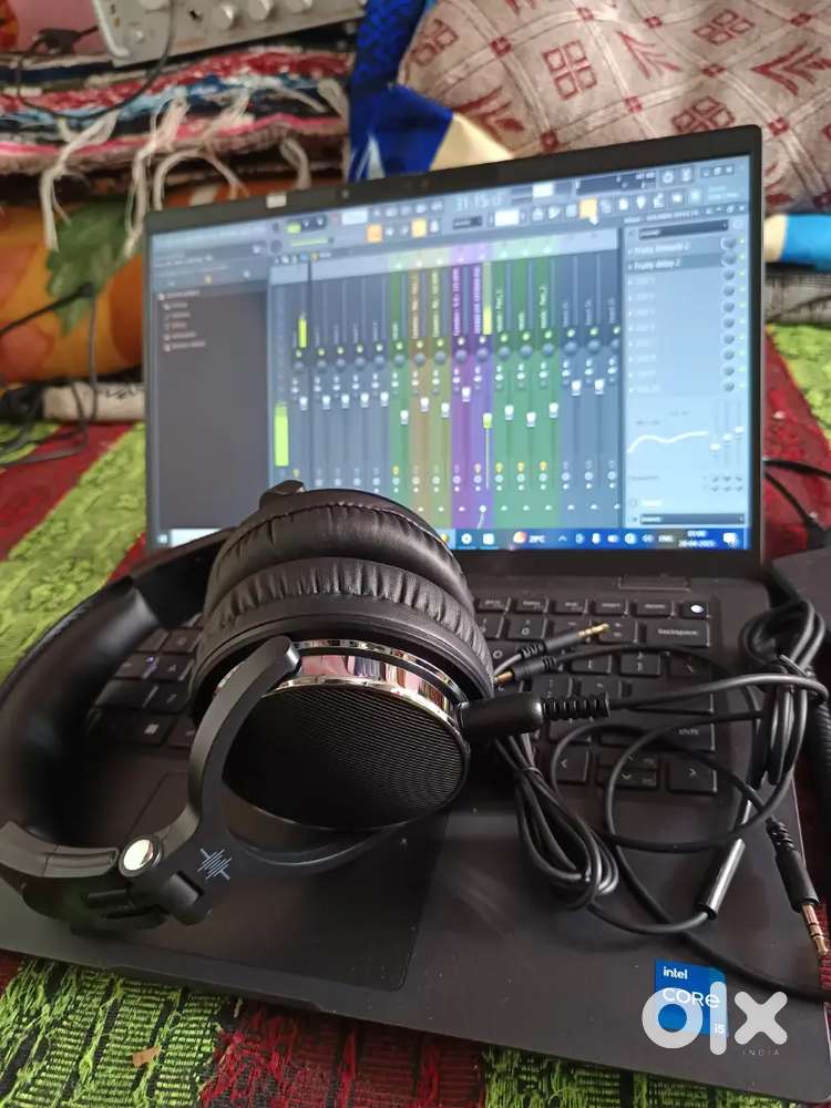 Touch Screen 180 Degree Laptop Urjunt Sell