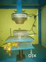 Paper plate making machine