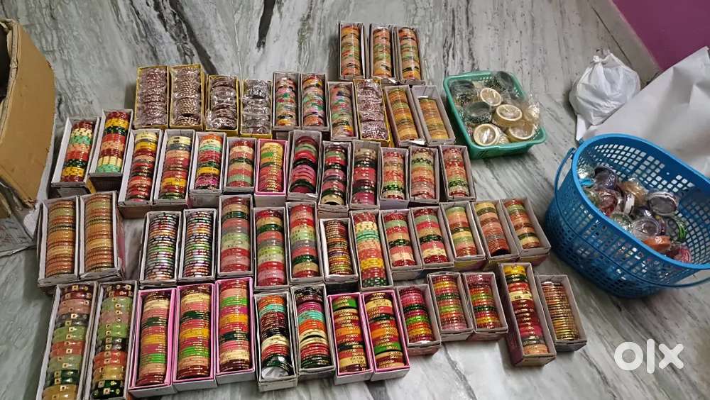 Plastic bangles more than 1000 pcs